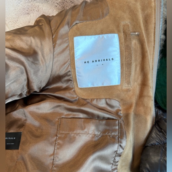 The Arrivals Fur Jacket 🐻 - Picture 9 of 11